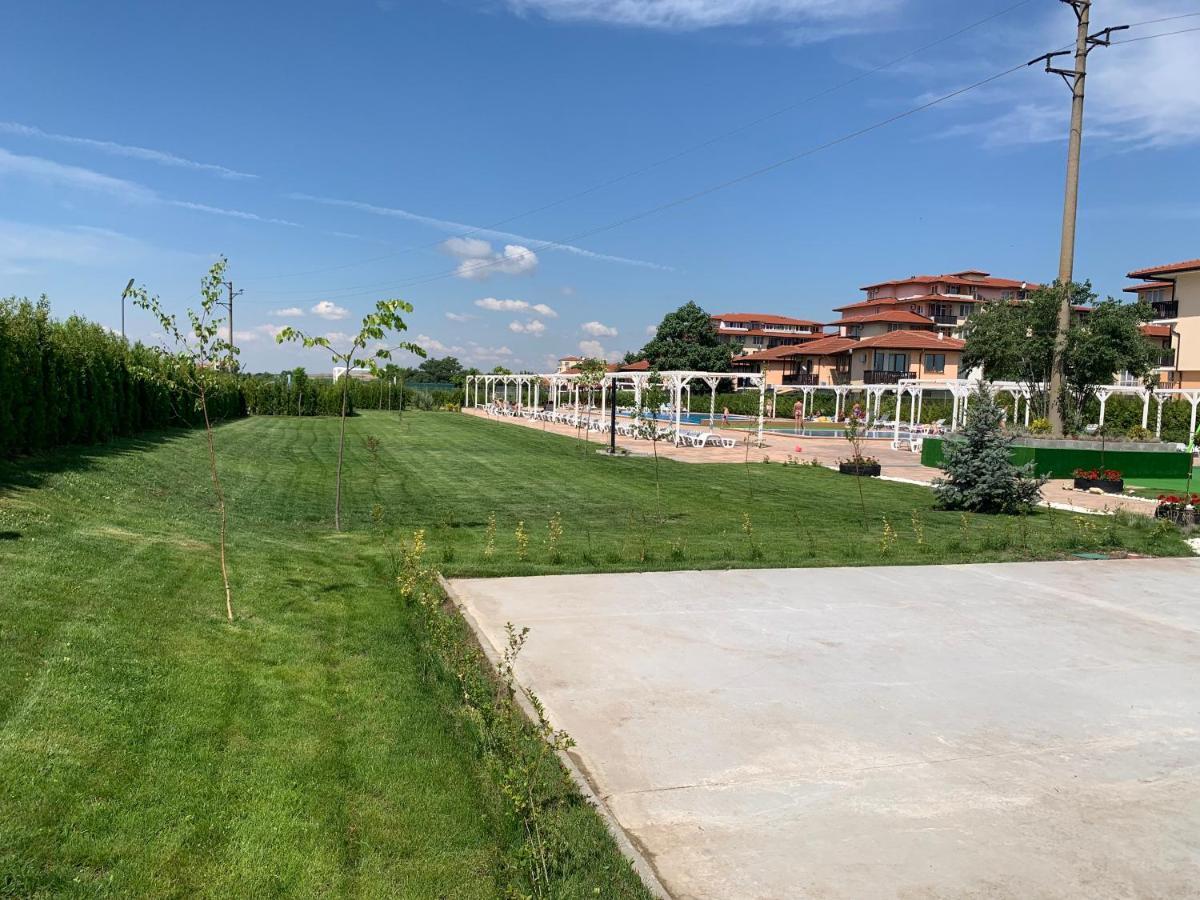 Apartcomplex Chateau 阿赫洛伊 外观 照片