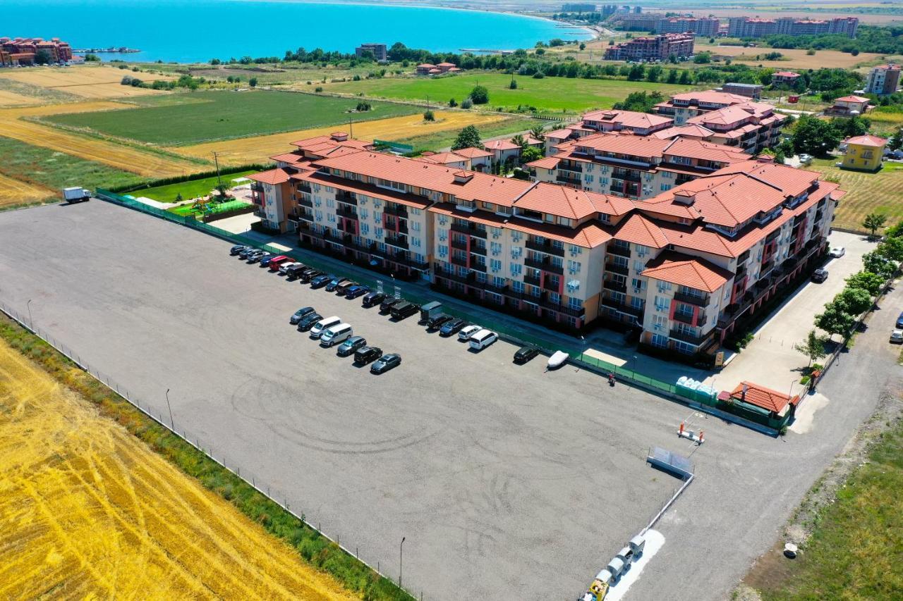 Apartcomplex Chateau 阿赫洛伊 外观 照片