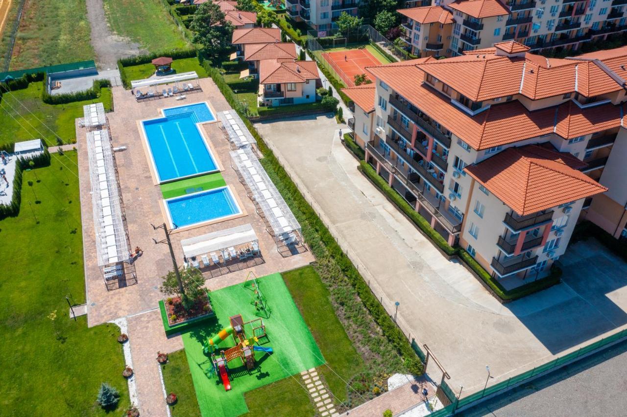 Apartcomplex Chateau 阿赫洛伊 外观 照片