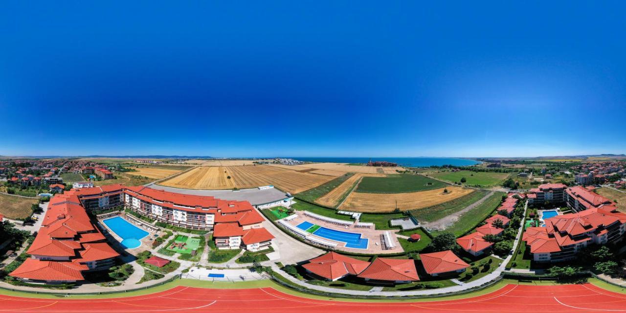 Apartcomplex Chateau 阿赫洛伊 外观 照片