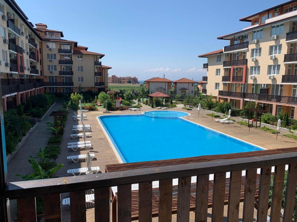 Apartcomplex Chateau 阿赫洛伊 外观 照片
