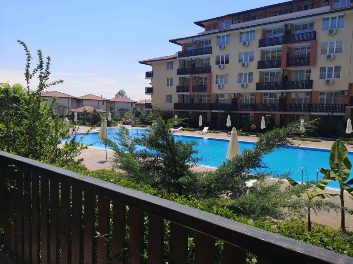 Apartcomplex Chateau 阿赫洛伊 外观 照片