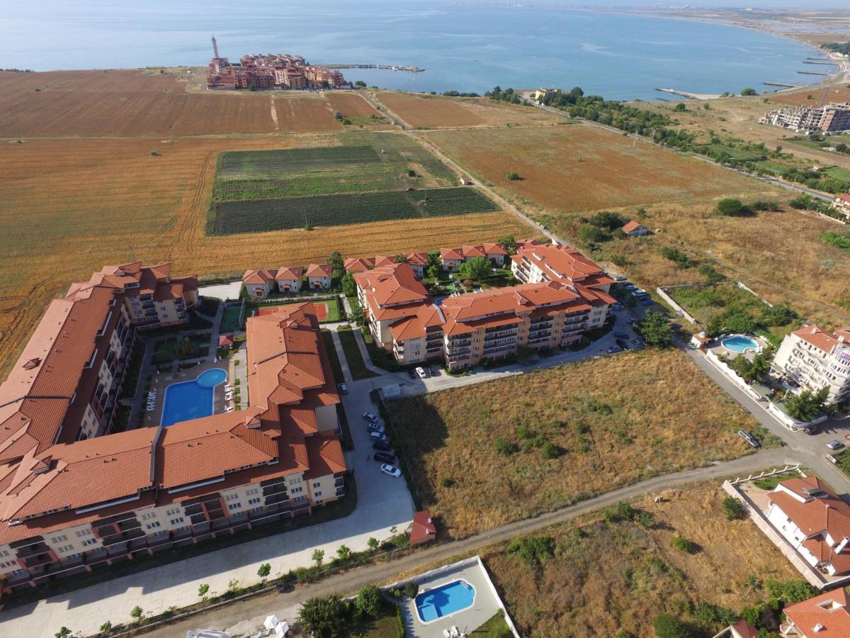Apartcomplex Chateau 阿赫洛伊 外观 照片