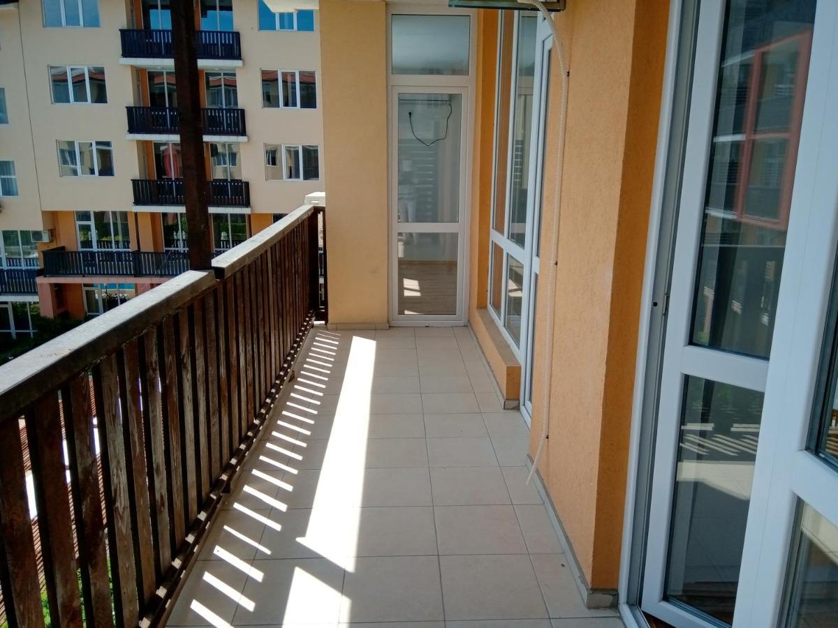Apartcomplex Chateau 阿赫洛伊 外观 照片