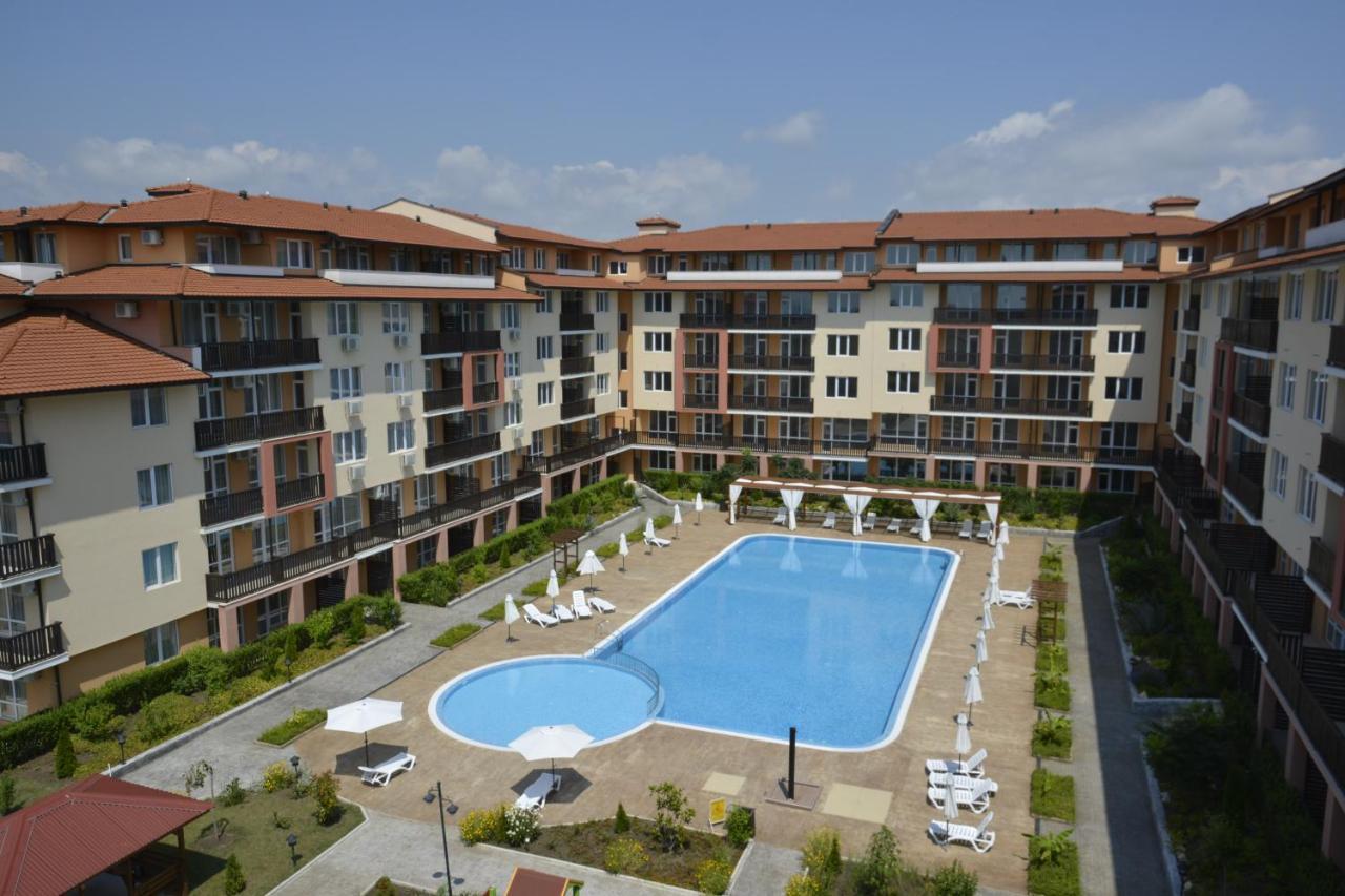 Apartcomplex Chateau 阿赫洛伊 外观 照片