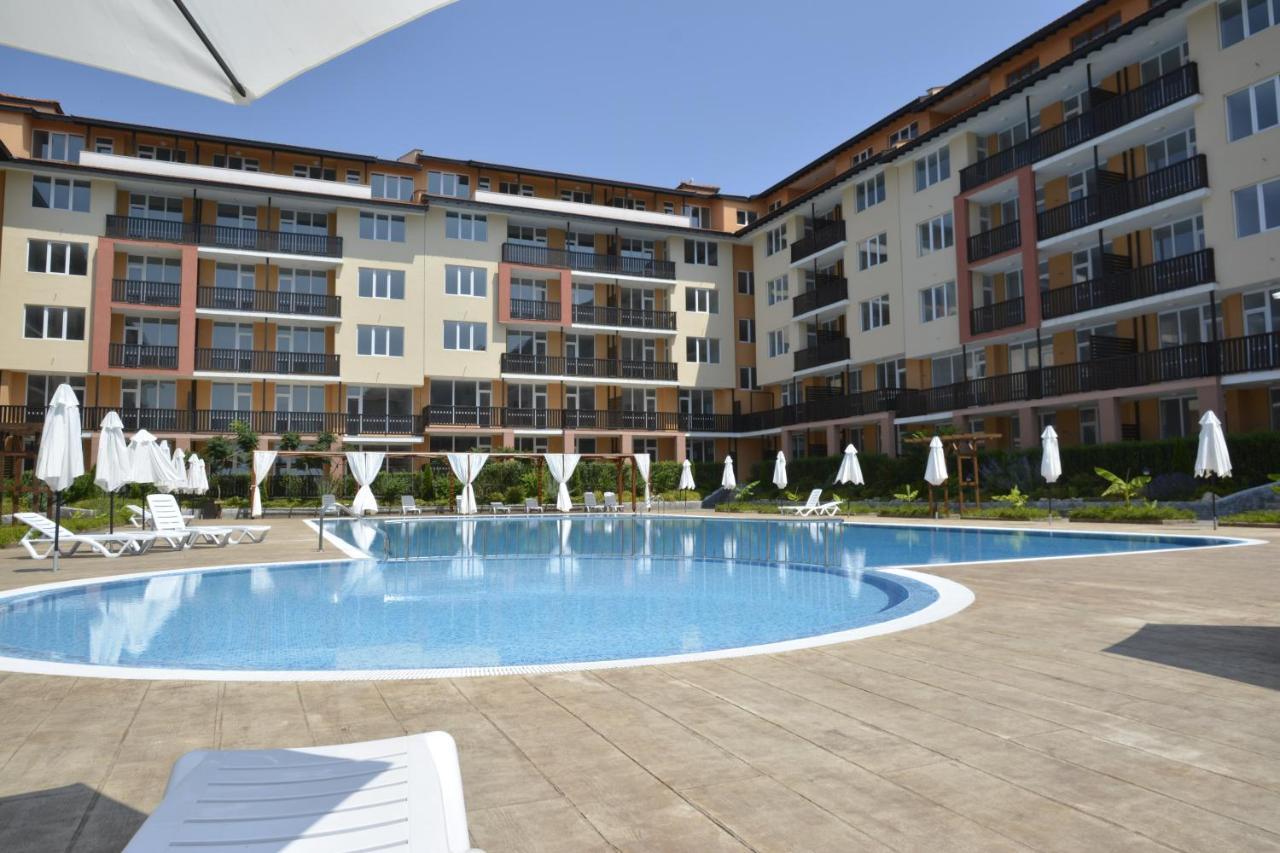Apartcomplex Chateau 阿赫洛伊 外观 照片