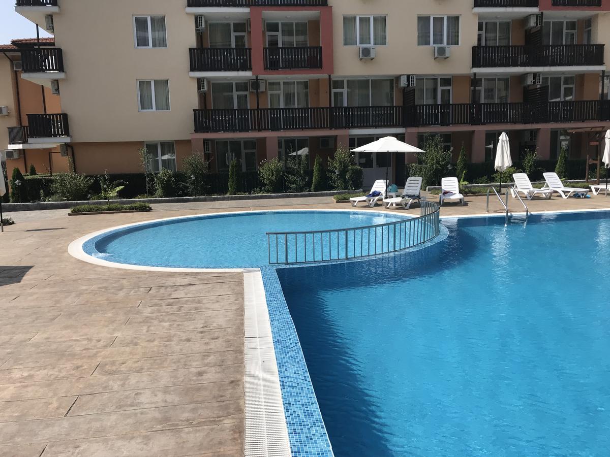 Apartcomplex Chateau 阿赫洛伊 外观 照片
